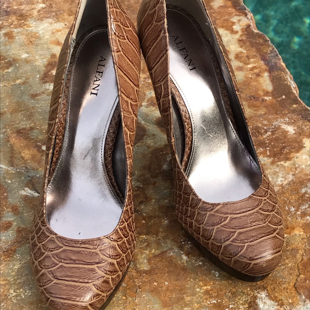 Alfani Shoes - Size 7, Great condition